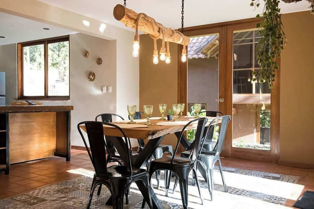 w Peaceful 2BR Riverside Villa in Sacred Valley