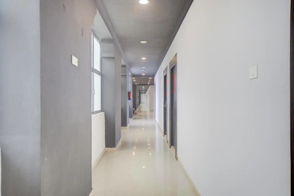 OYO Townhouse 430 Everest Hotel