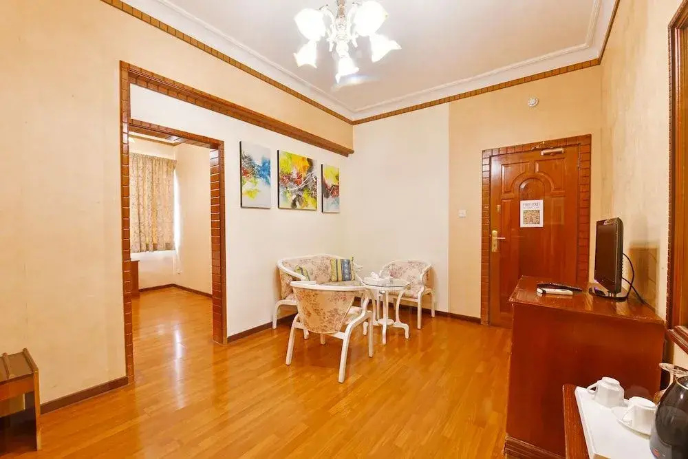 Capital O 125 Moon Plaza Hotel