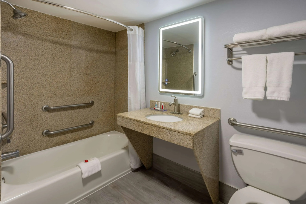 Wingate by Wyndham Waldorf - Washington DC Area