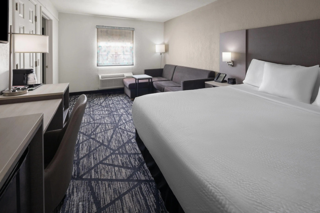 La Quinta Inn by Wyndham Omaha West