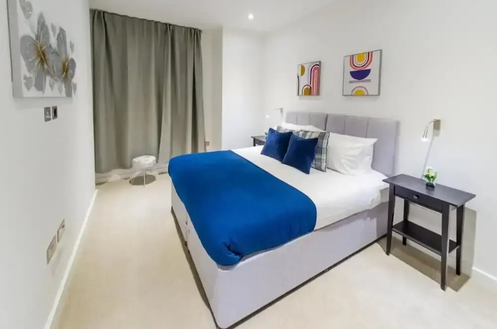 Absolute Stays at The Ziggurat-st Alban Train Station-harry Potter World