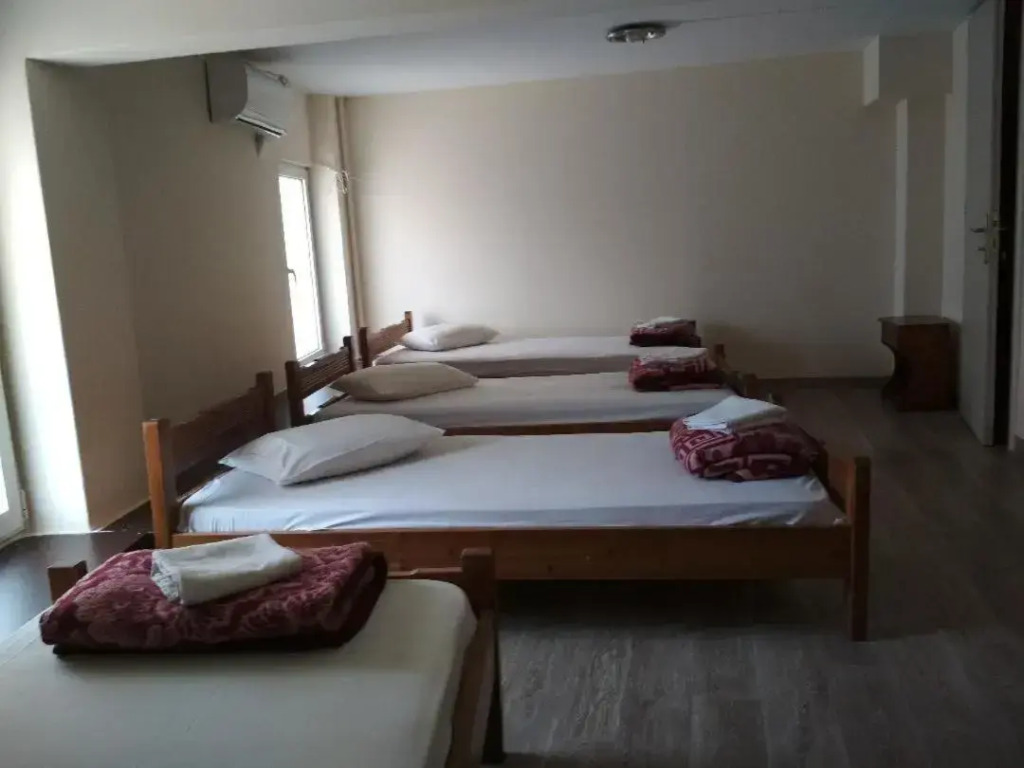 Pella Inn Hostel