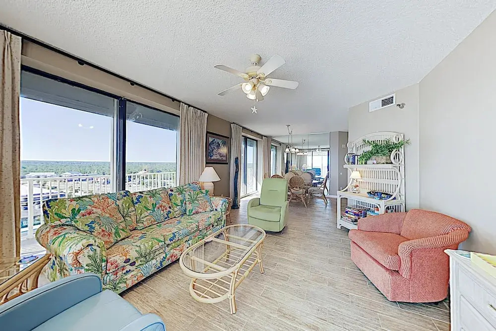 New Listing! Beachfront Corner Unit W/ Pools 3 Bedroom Condo