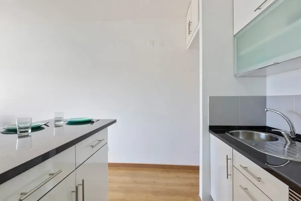 Spacious 1 Bed Apt w/Balcony, Sleeps 3