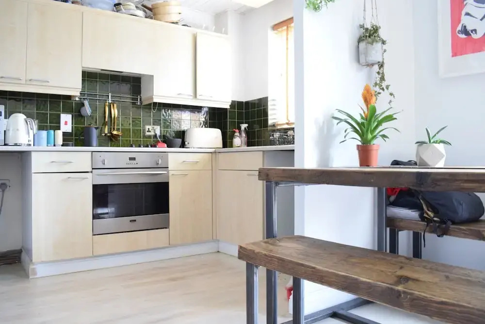 1 Bedroom Flat in East London Sleeps 4
