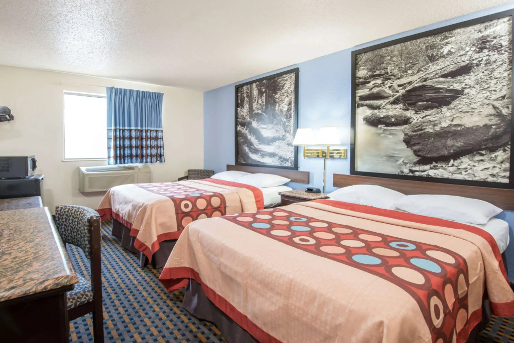 Super 8 by Wyndham New Castle