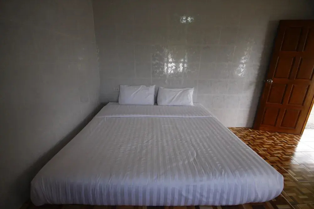 Chompoo Resort