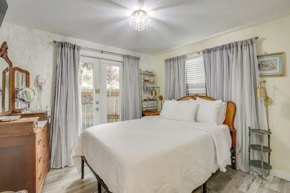 Hot Tub & Fenced Yard: Cozy Cottage Grove Home