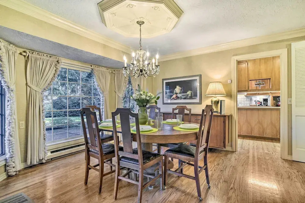 Spacious Hillsboro Home ~ 18 Mi to Portland!