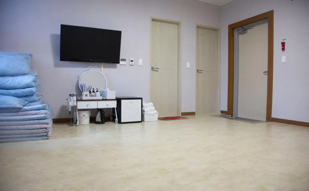 Ara & Maru Hostel