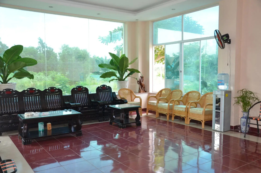 Ngọc Hân Hotel By The Moment