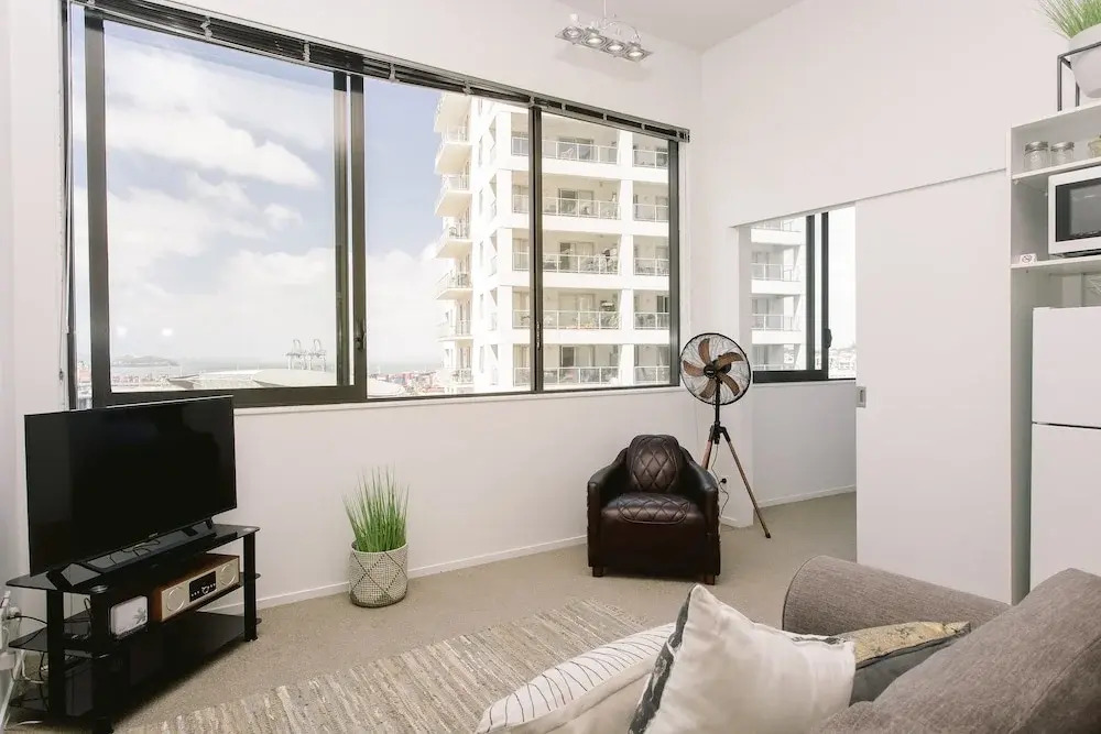TOWNY - Penthouse with Carpark - 2 Bedrooms