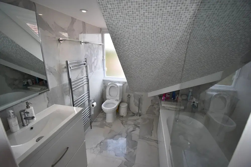 Immaculate 4-bed Apartment in Bournemouth & spa