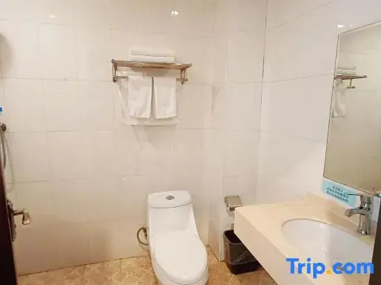 AT YOUNG HOTEL (Beijing Shahe Subway Station Beihang University)