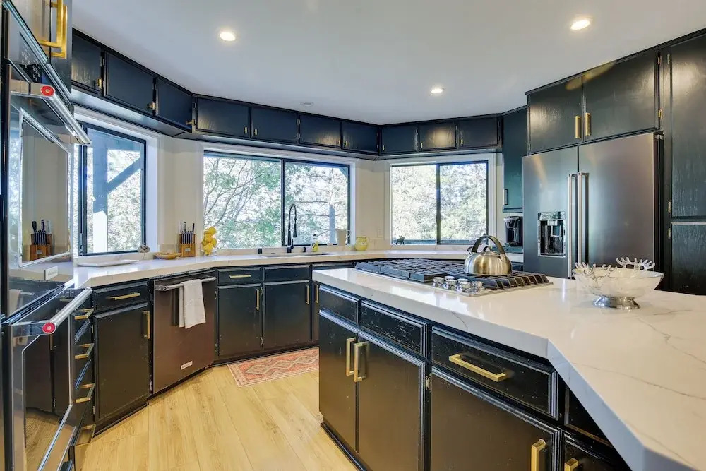 Lake Views & Game Room! Lake Arrowhead 3-king Gem