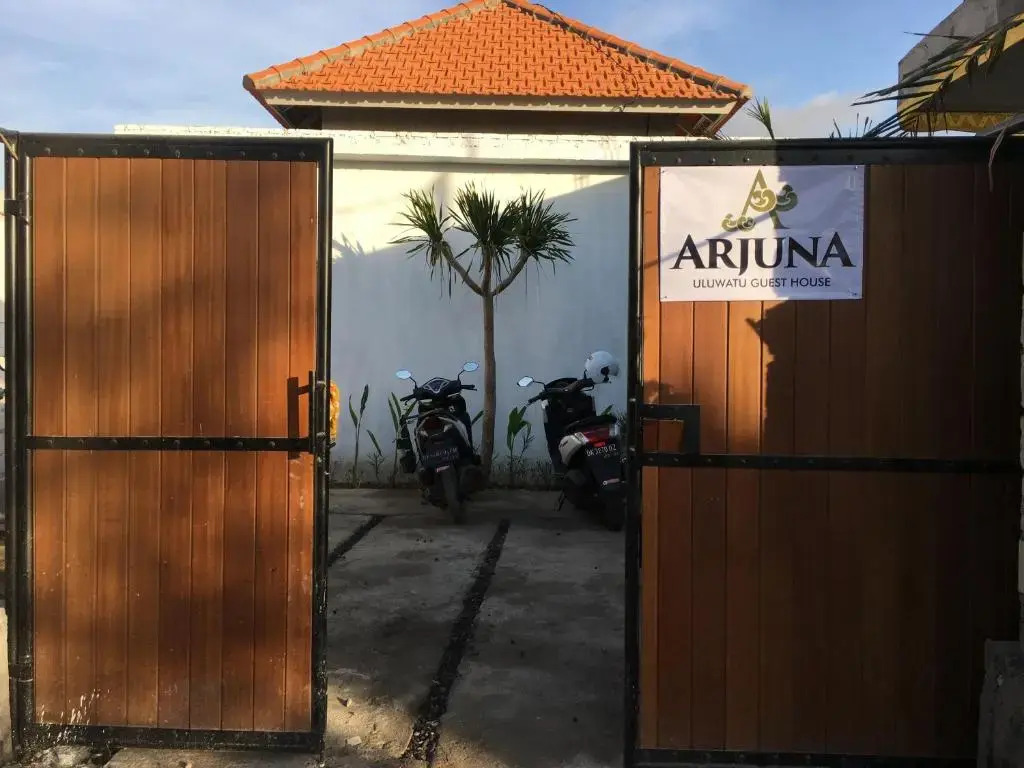 Arjuna Uluwatu Guest House