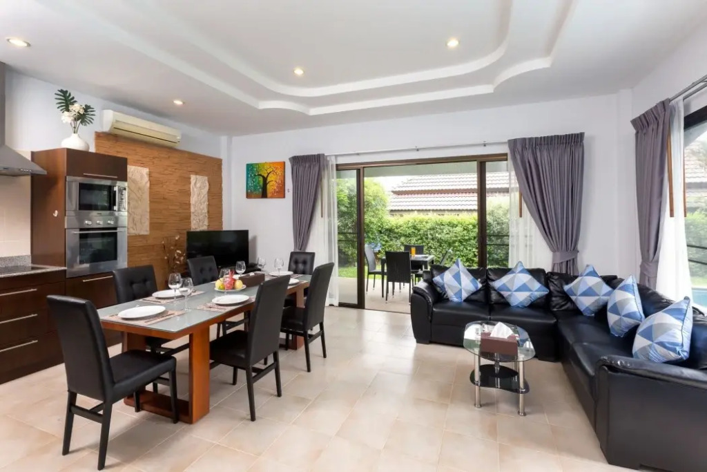 Karon Beach Pool Villa 2