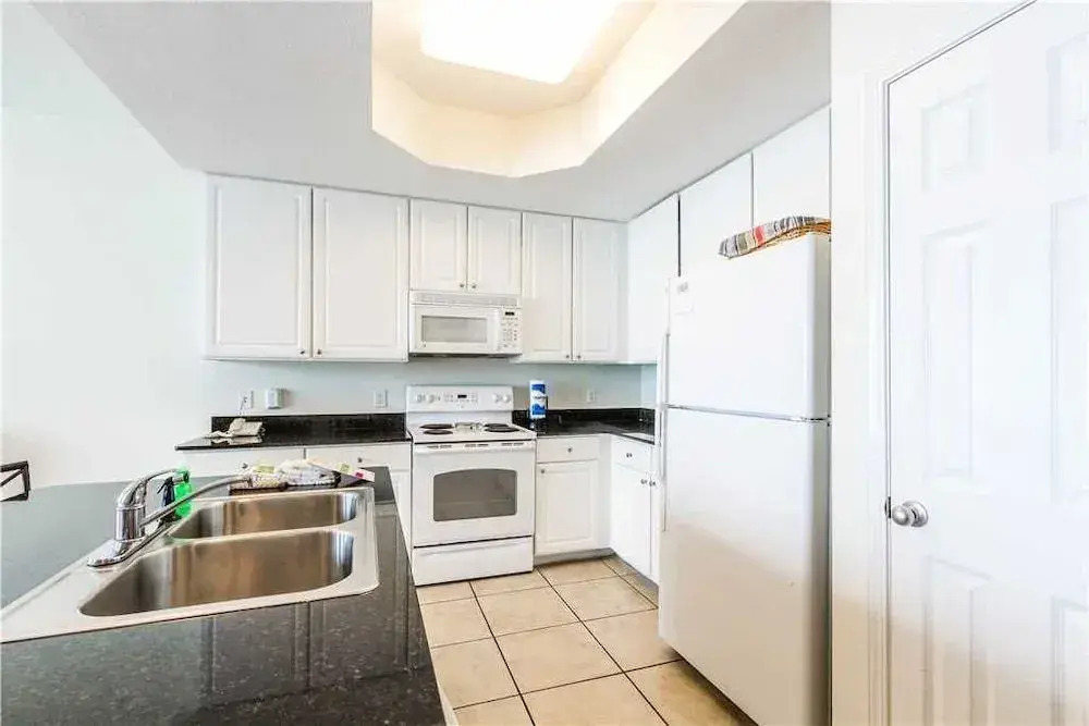 Lighthouse 304 - 3 Br condo by RedAwning