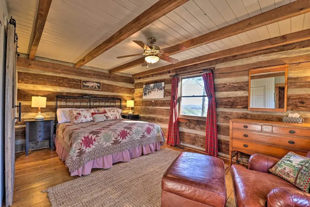 Cabin Near Boone w/ Hot Tub & Mountain Views