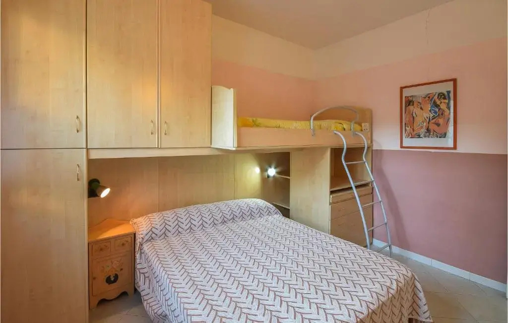 Lovely Home In Rapallo With Outdoor Swimming Pool