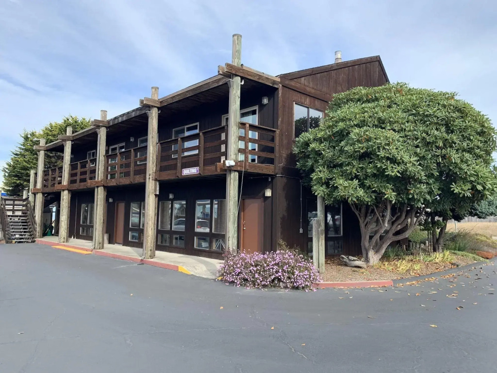 Harbor Lite Lodge