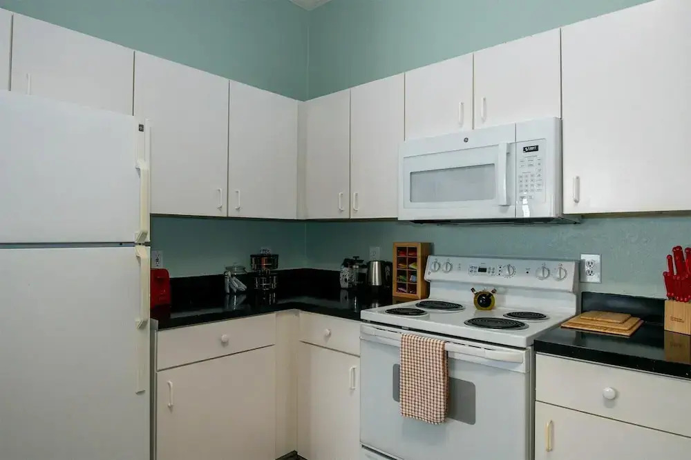 Delightful, Refurbished Apt! Everything you need!