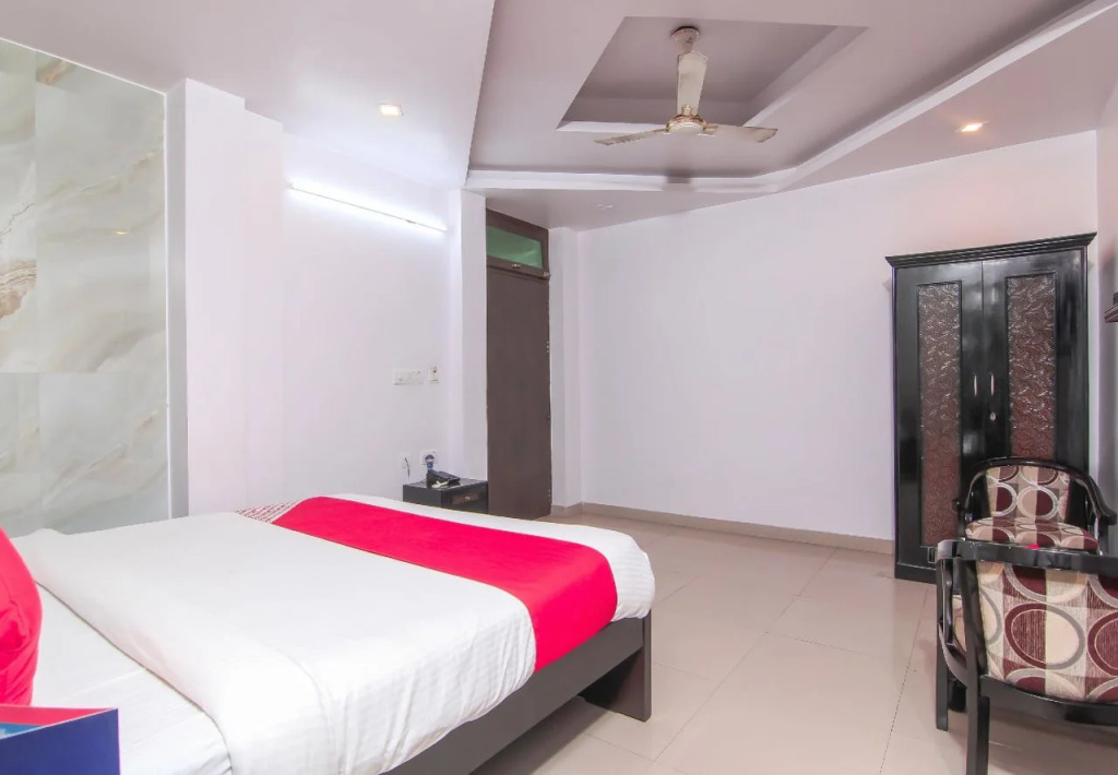 Surya Continental Hotel by OYO Rooms