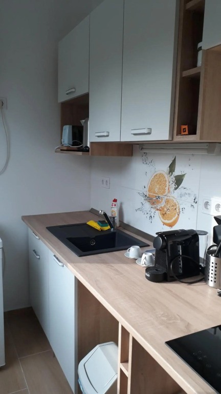 Világos, kellemes lakás, jó közlekedéssel
