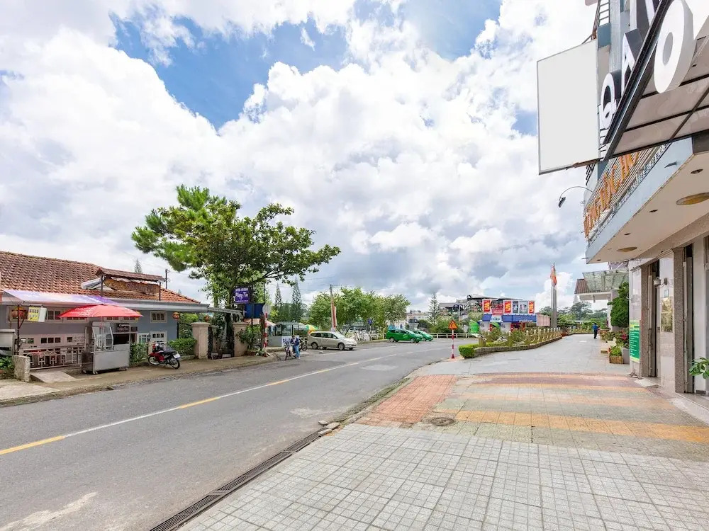 OYO 428 QA Hotel