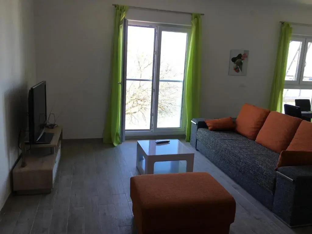 Oki Apartment
