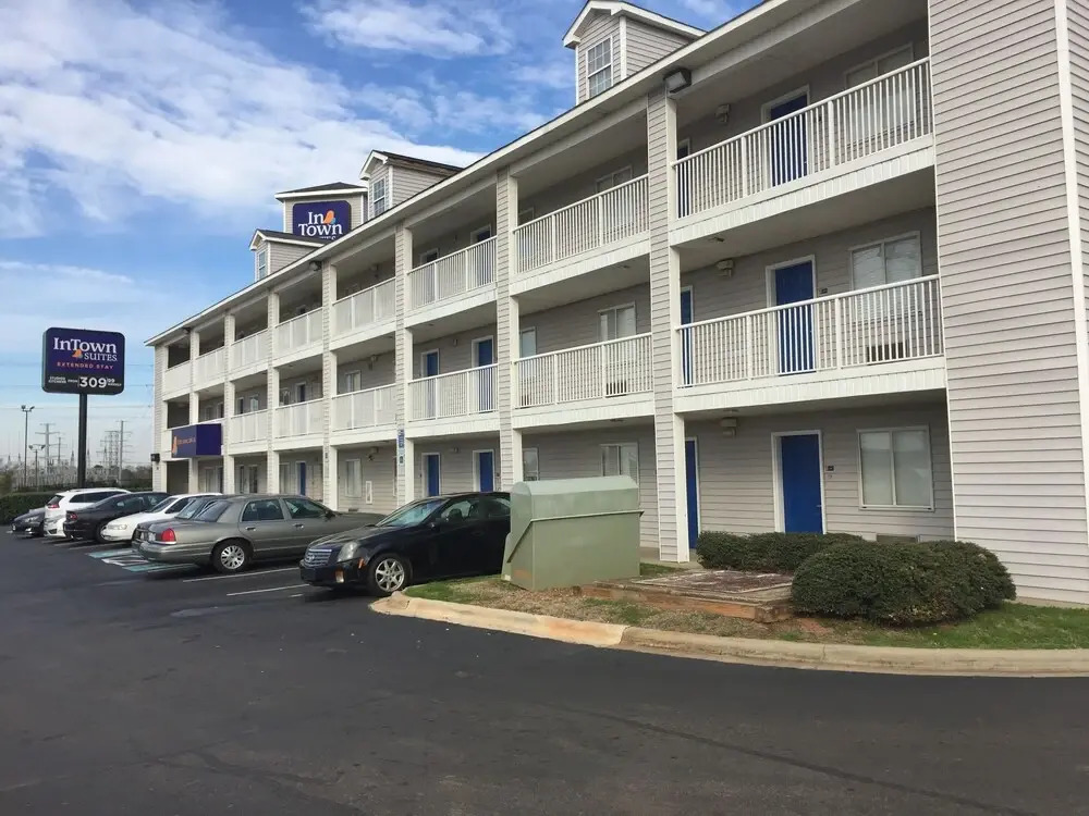 Intown Suites Extended Stay Charlotte NC - North Tryon