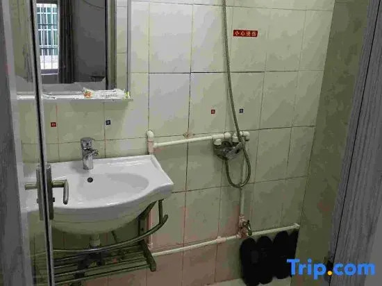Beihai Longchang Hotel (Old Street)