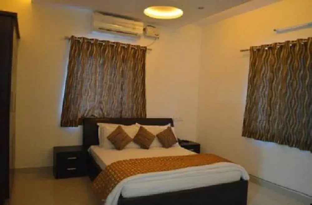 Swan Suites