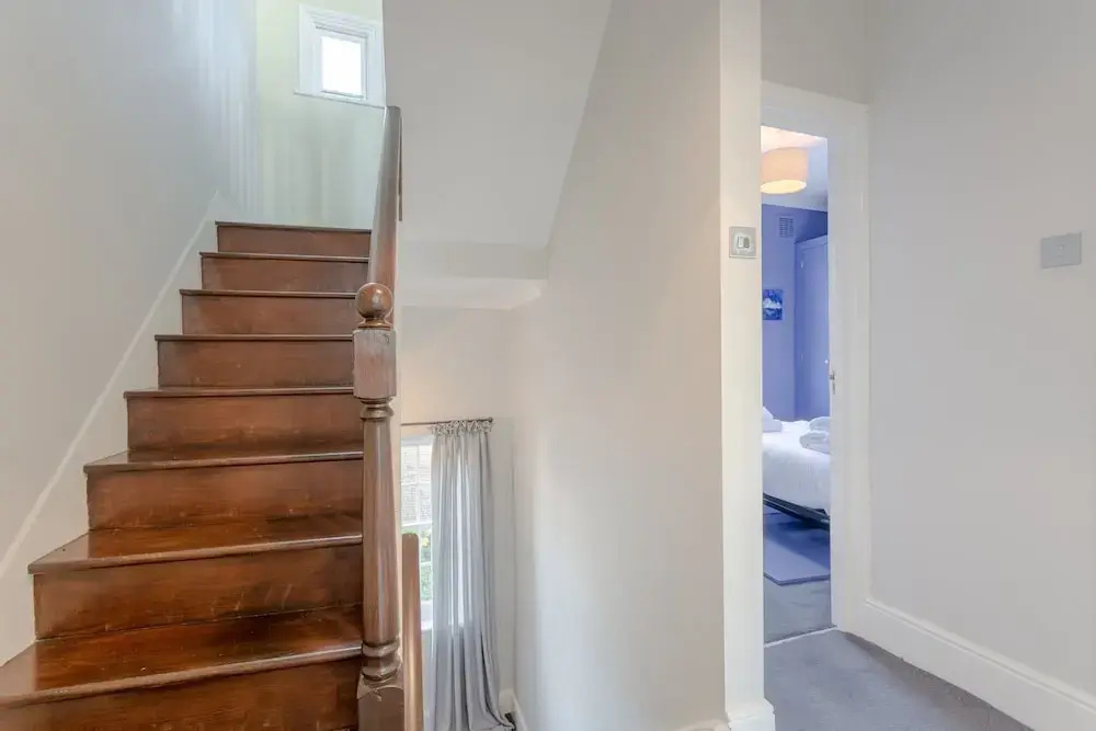 2 Bedroom Apartment in the Heart of Angel