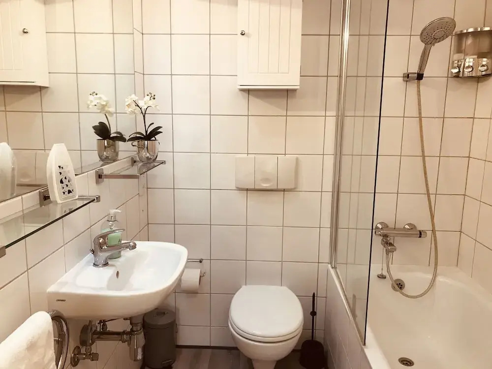 1 Bed Luxe Dockland Apartment - Free parking