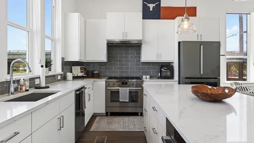 Rooftop Living in Central Austin Near UT, Dining & Music Concordia Retreat by Avantstay