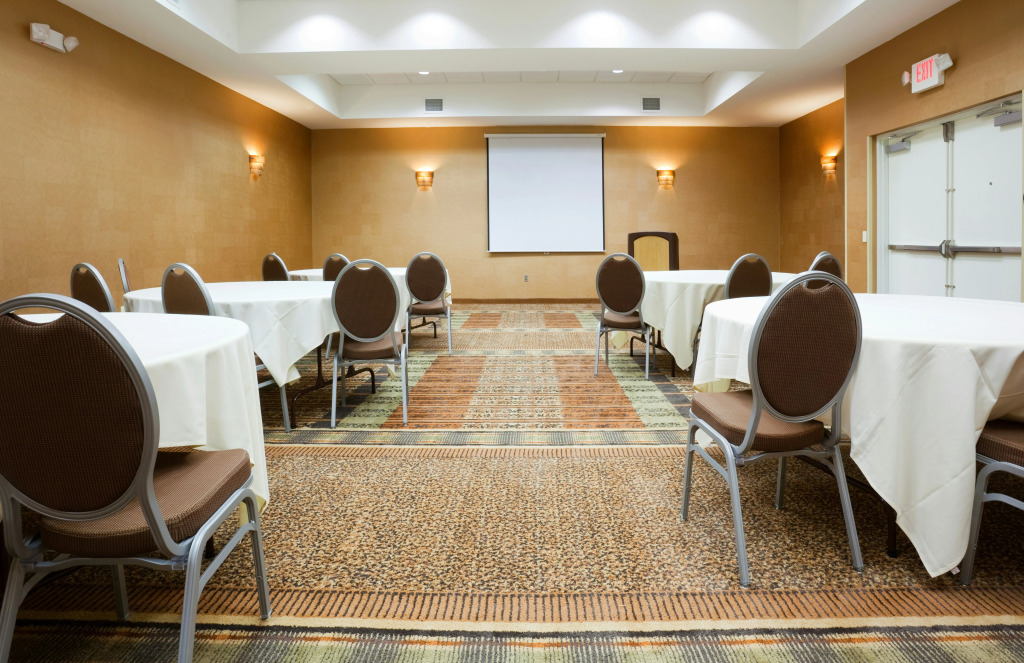 Holiday Inn & Suites Green Bay Stadium by IHG