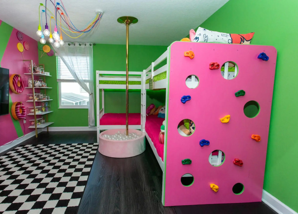 Magical Muggle Mansion Pool Spa Sleeps 23