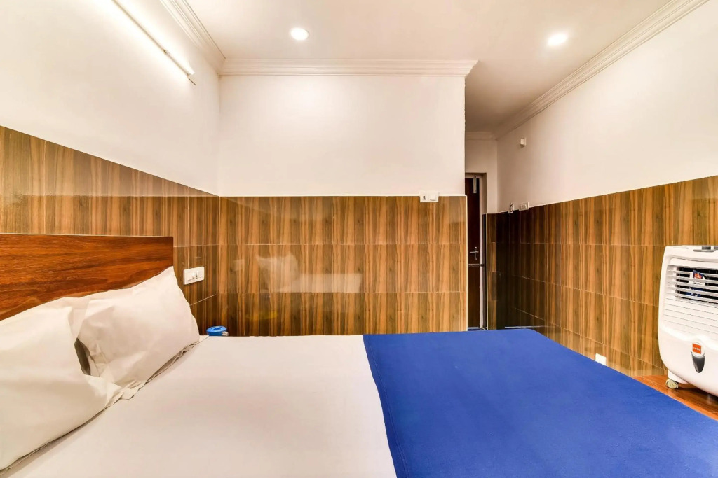 OYO 36583 Hotel Srinivasa Residency