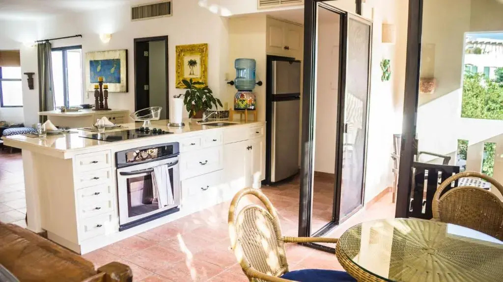 Royal Palms 6