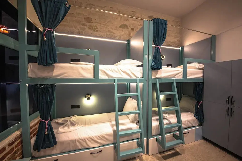 Vega 43 Hostel