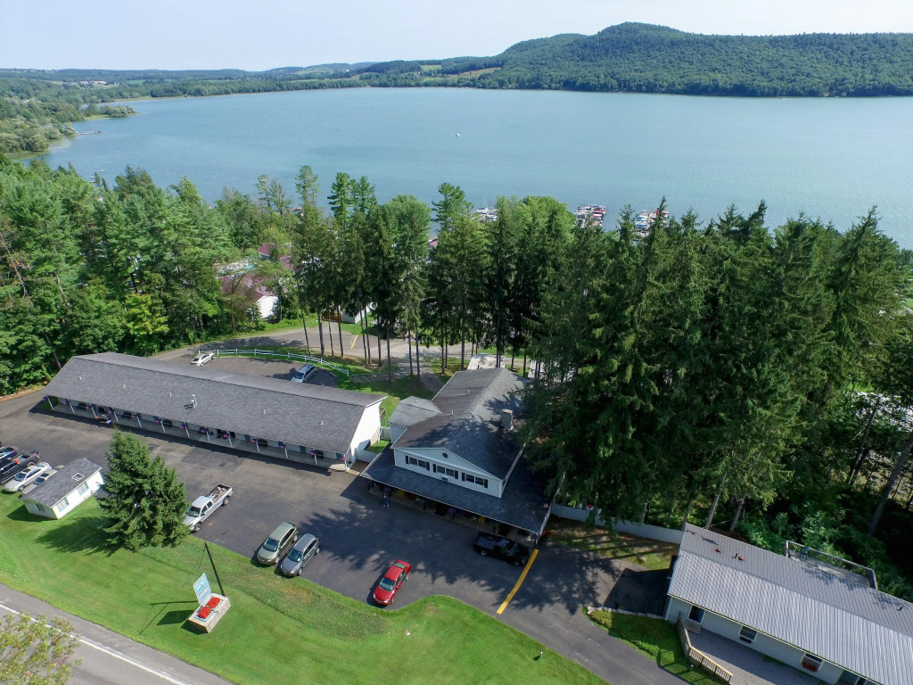 Bayside Inn & Marina
