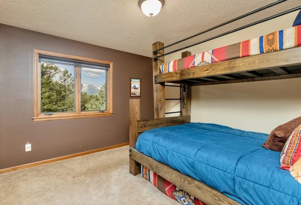 Alpenglow Vacation Home At Windcliff 4 Bedroom Home by RedAwning