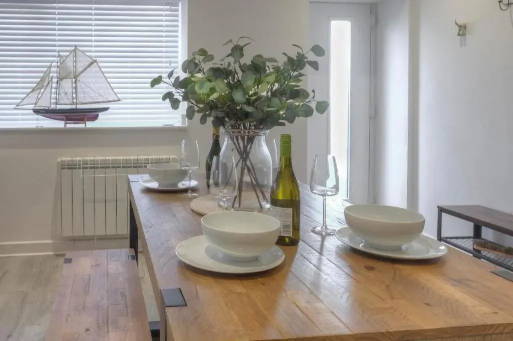 The Swell, Rhosneigr - Ground floor 2 bed With Parking