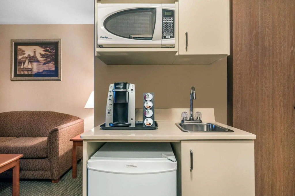 Ramada by Wyndham Clairmont/Grande Prairie