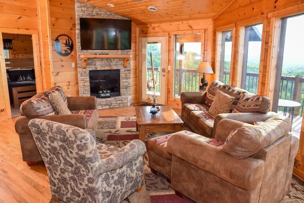 THE PINNACLE - 6 Br Cabin