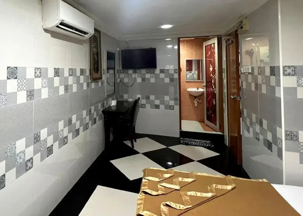 Sungai Besi Hotel
