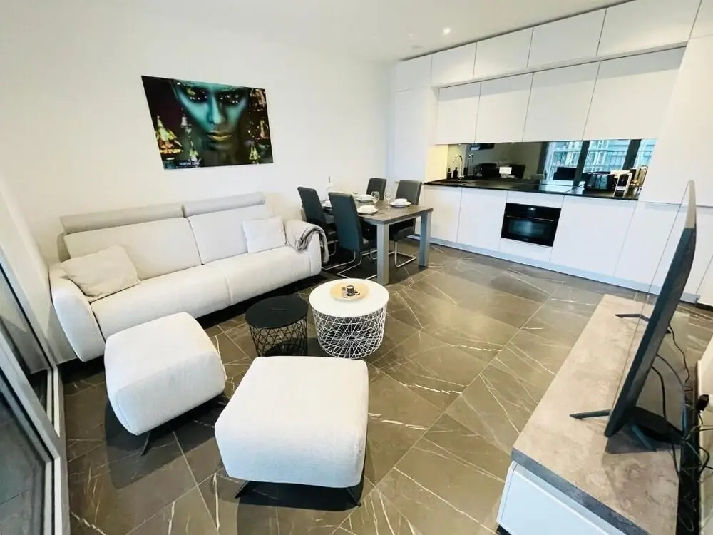 Luxury Flat with Parking & Large Terrace