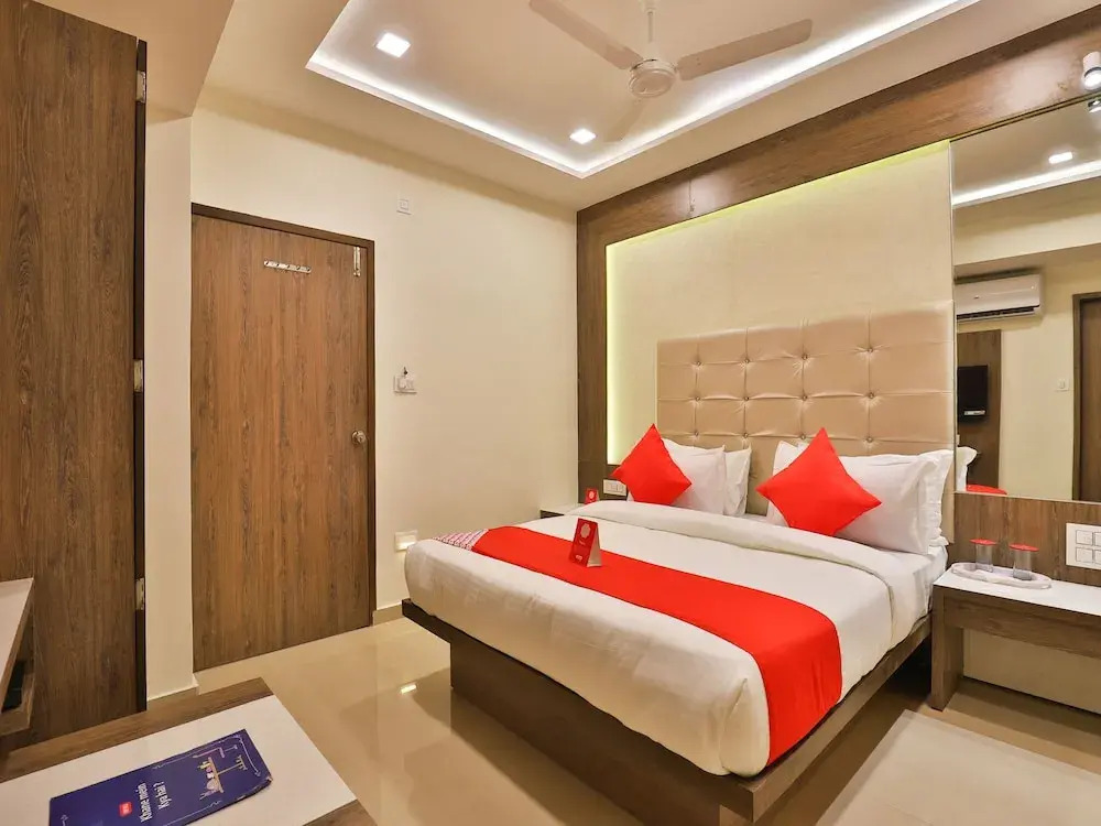 OYO 13032 Shiv Sagar Palace